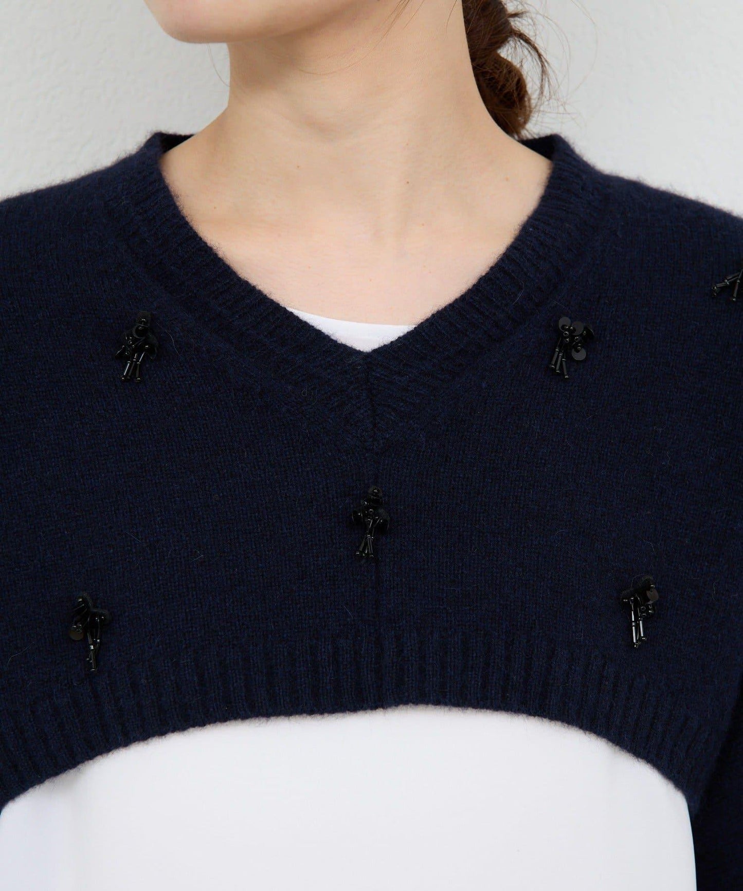 【25週年紀念款】寶石裝飾短款V領針織衫