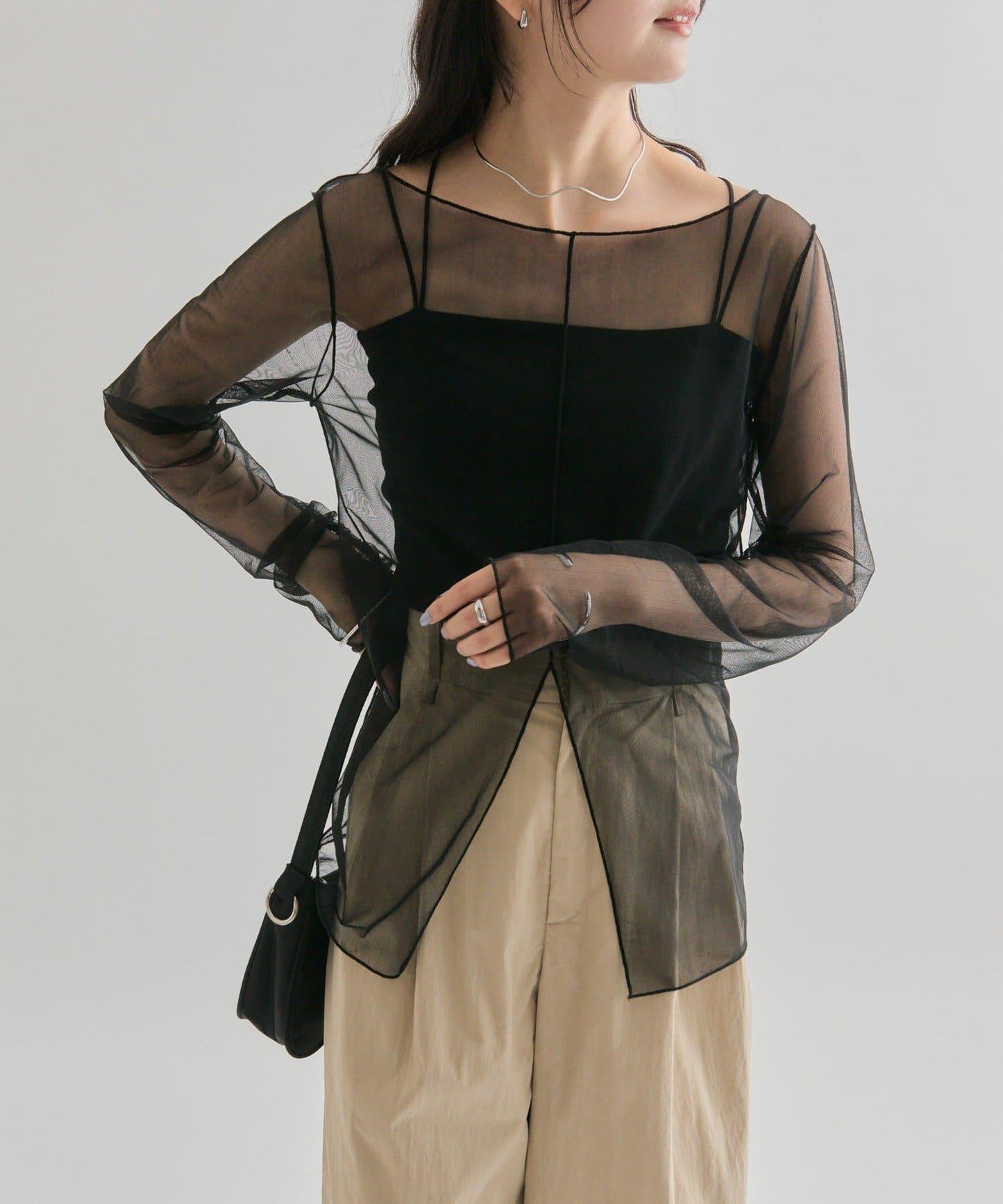 透視開衩網紗上衣