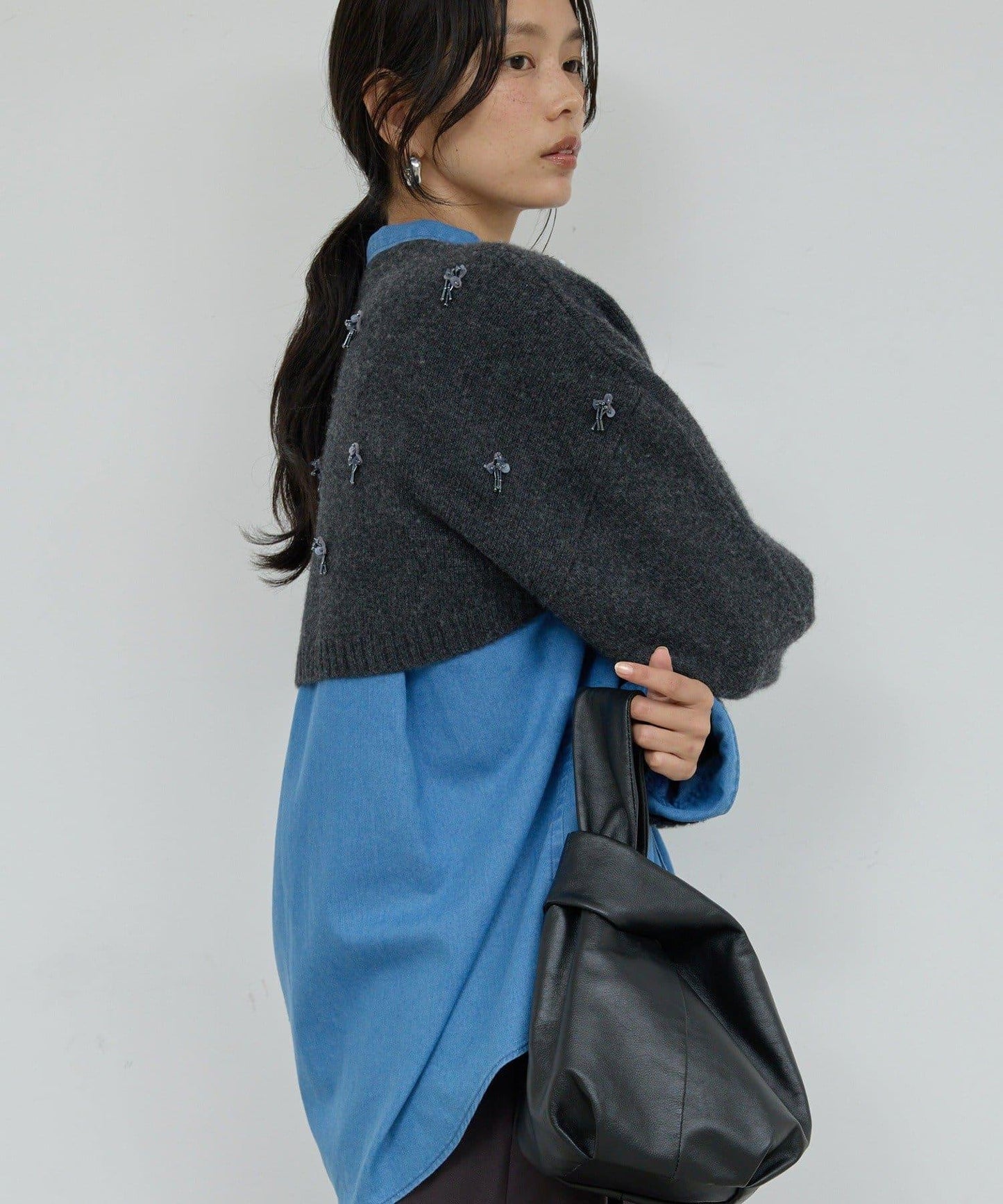 【25週年紀念款】寶石裝飾短款V領針織衫