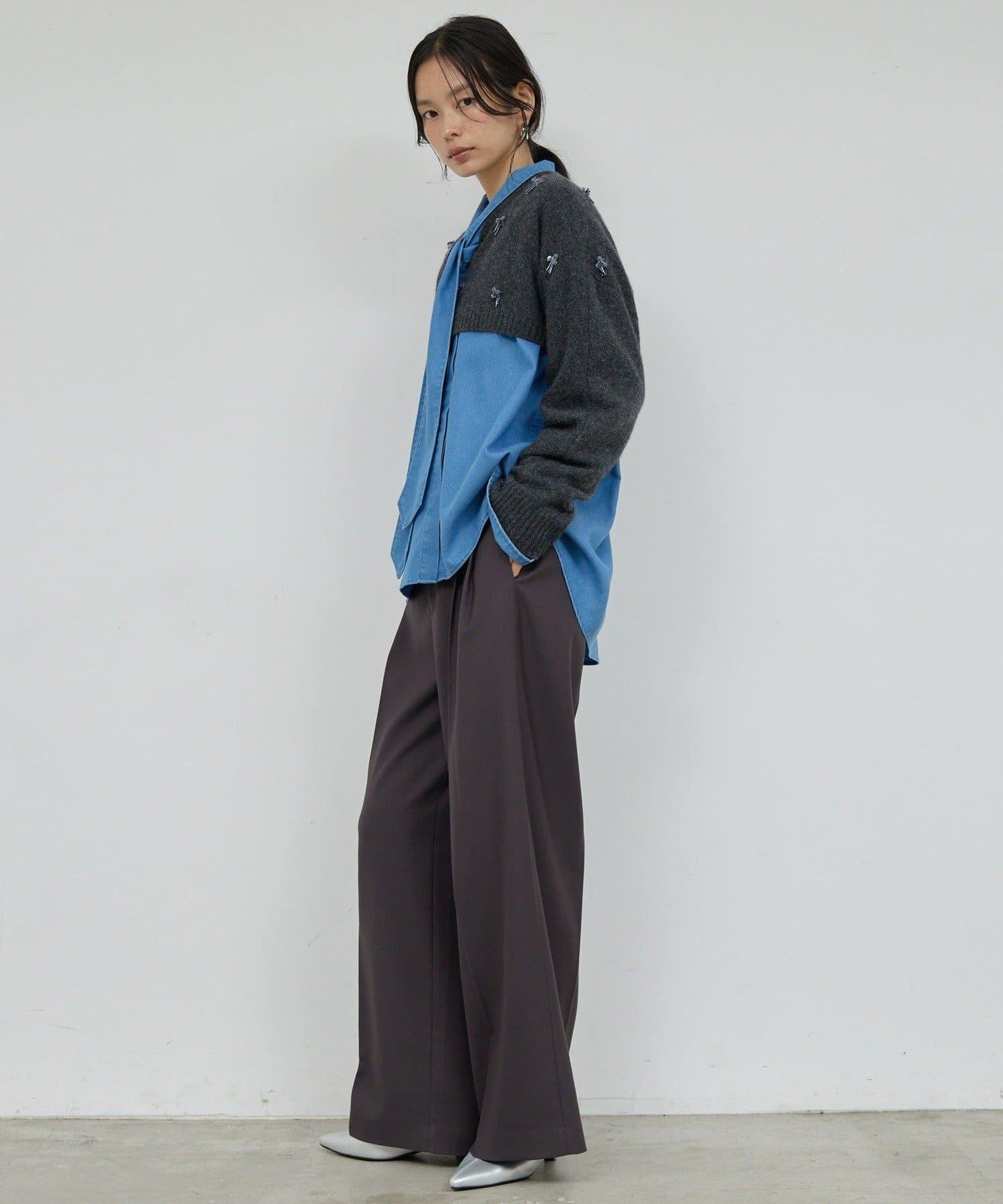 【25週年紀念款】寶石裝飾短款V領針織衫