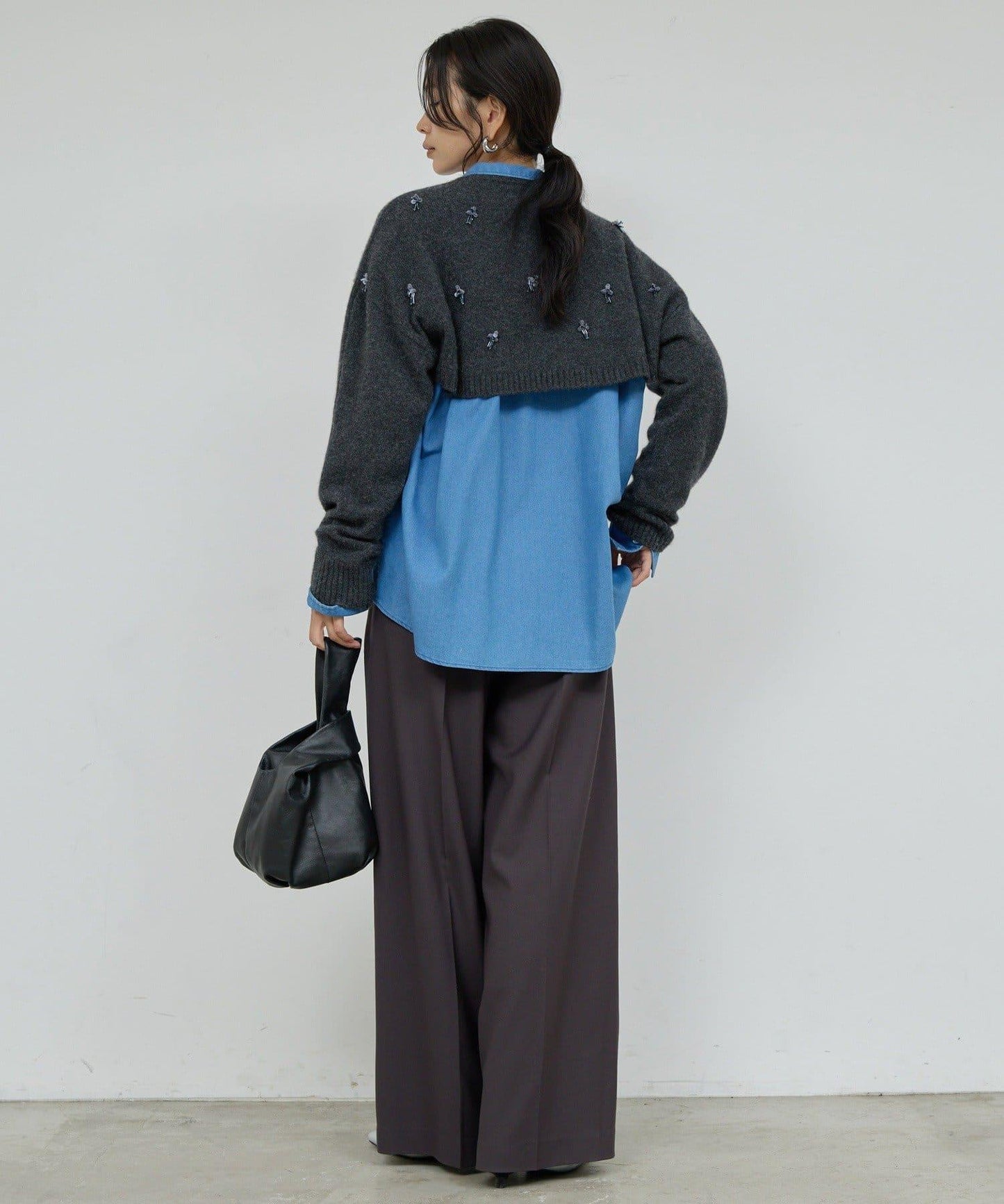 【25週年紀念款】寶石裝飾短款V領針織衫