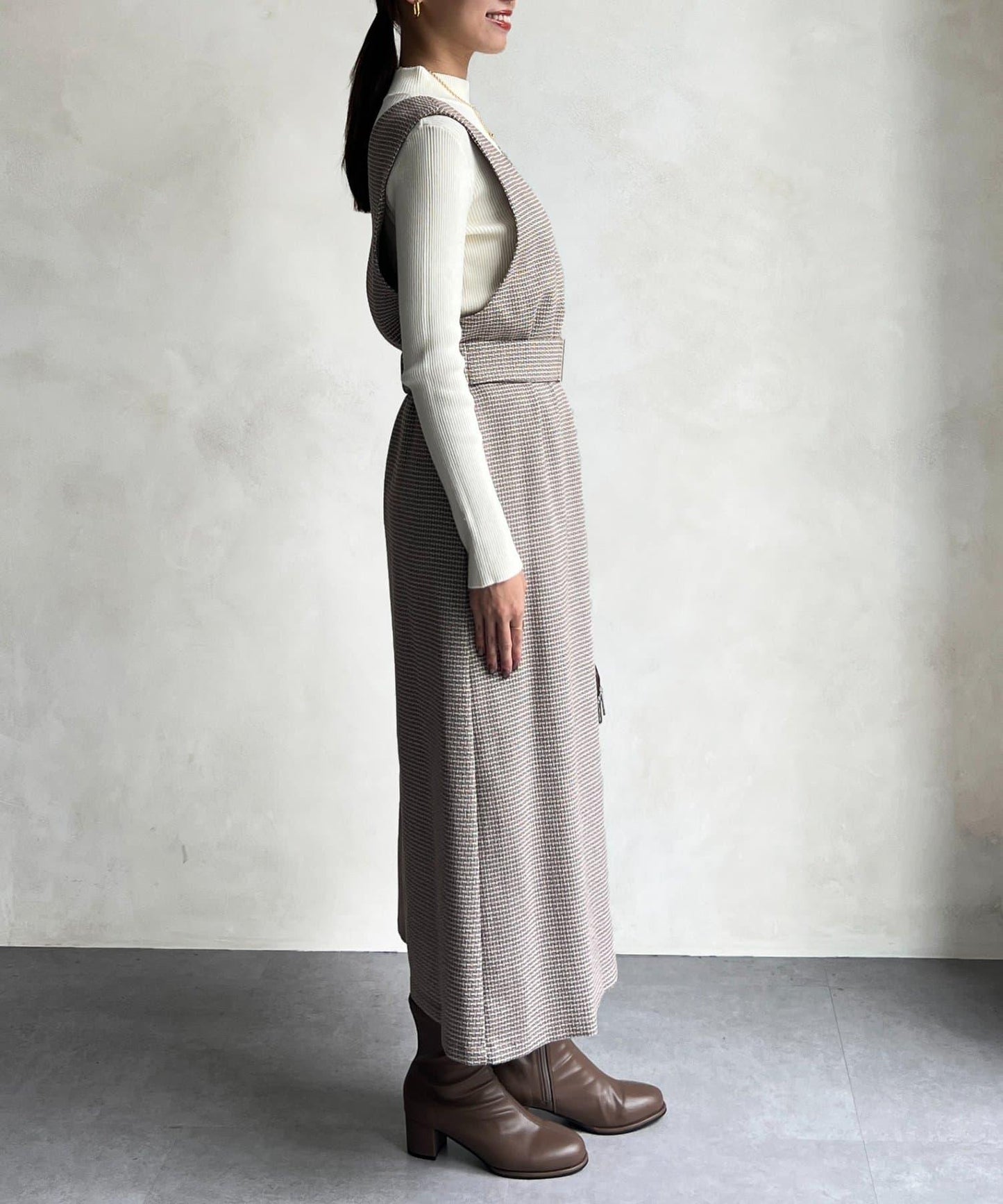 內搭套裝高腰帶連衣裙