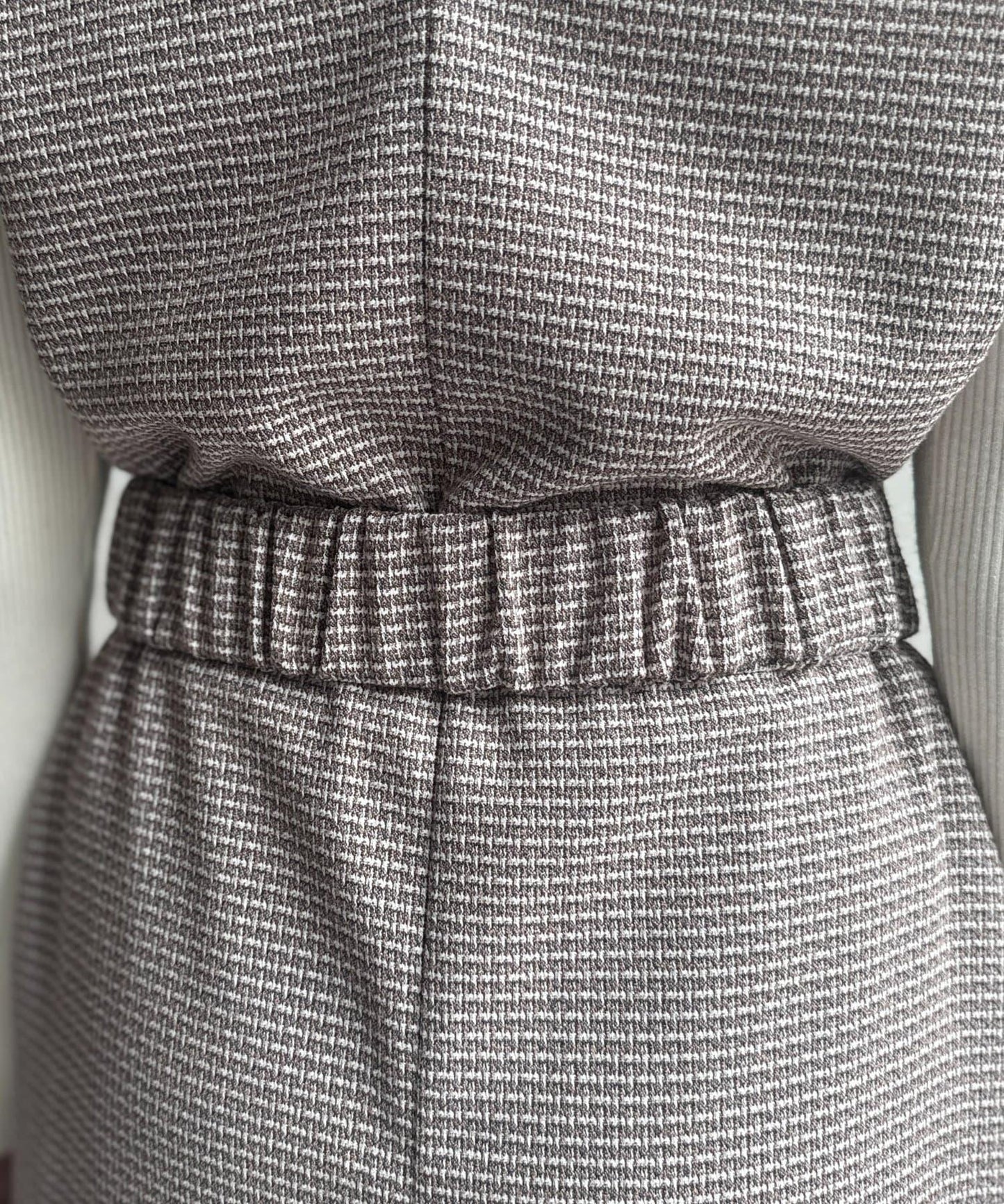 內搭套裝高腰帶連衣裙