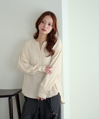 【Discoat】優雅紐扣裝飾V領襯衫