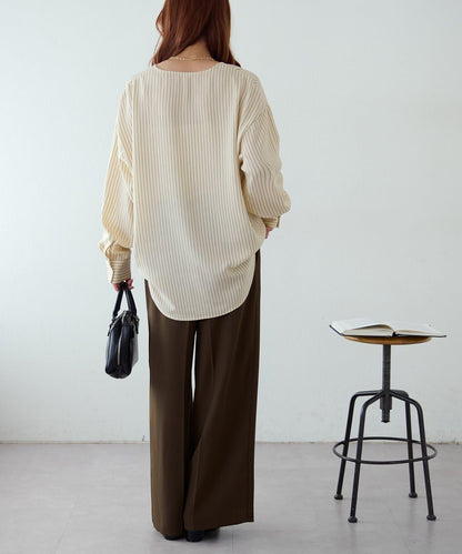 【Discoat】優雅紐扣裝飾V領襯衫