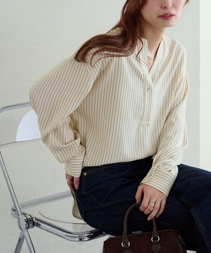 【Discoat】優雅紐扣裝飾V領襯衫