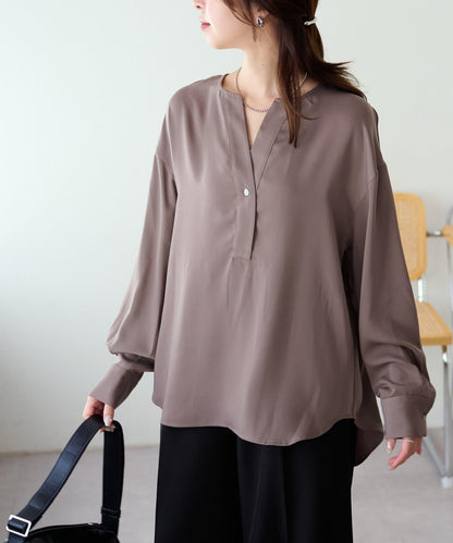 【Discoat】優雅紐扣裝飾V領襯衫