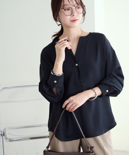 【Discoat】優雅紐扣裝飾V領襯衫