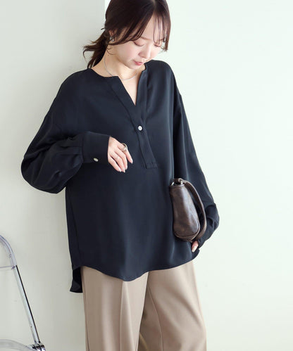 【Discoat】優雅紐扣裝飾V領襯衫