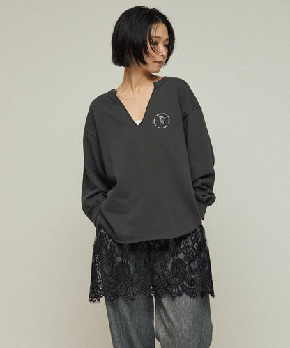 有機棉V領刺繡衛衣 / 寬鬆版型 / 毛圈衛衣