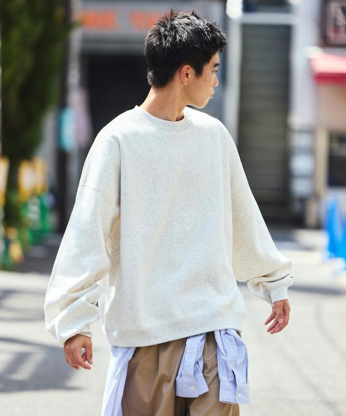 超寬鬆版型單點刺繡圓領衛衣