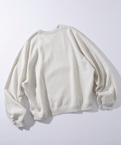 超寬鬆版型單點刺繡圓領衛衣