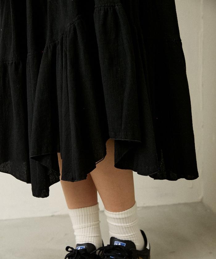 鉚釘裝飾不對稱層疊半身裙