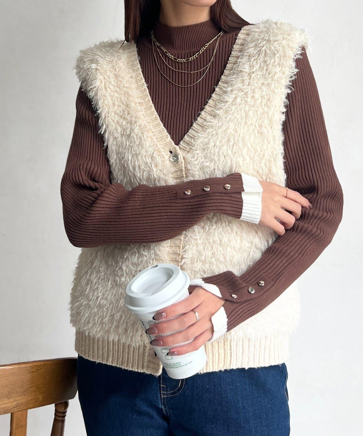 袖口紐扣高領套頭衫