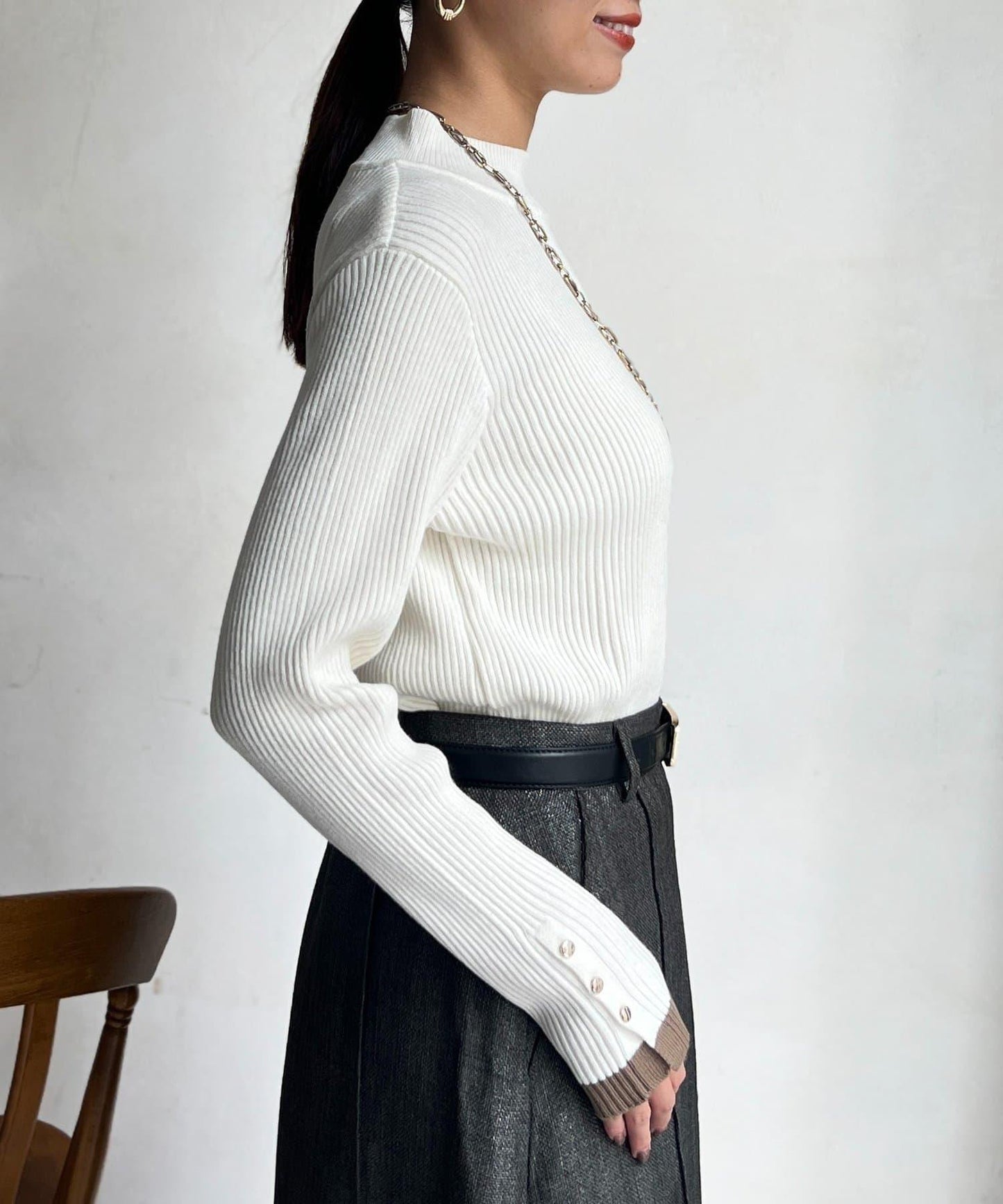 袖口紐扣高領套頭衫