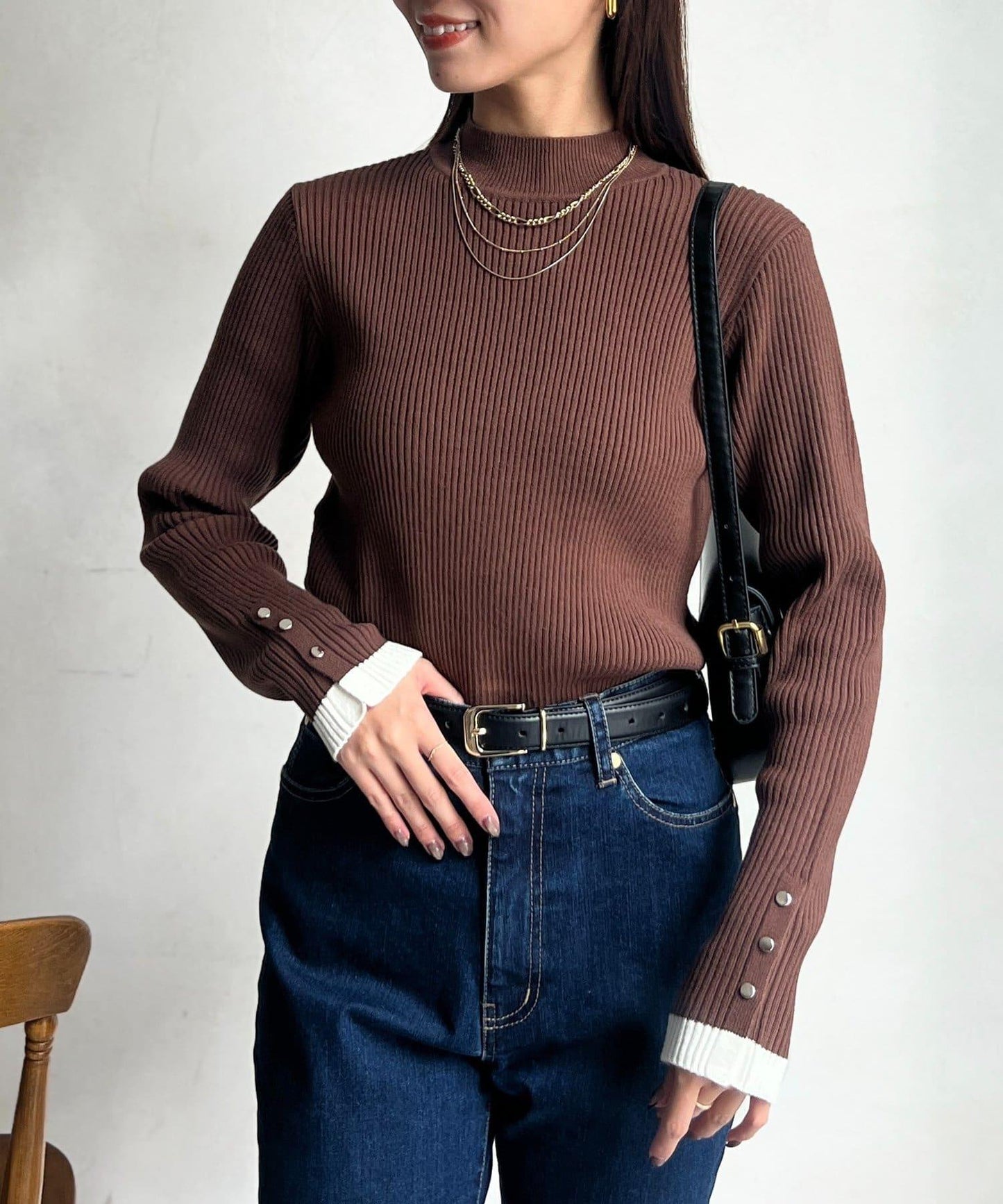 袖口紐扣高領套頭衫