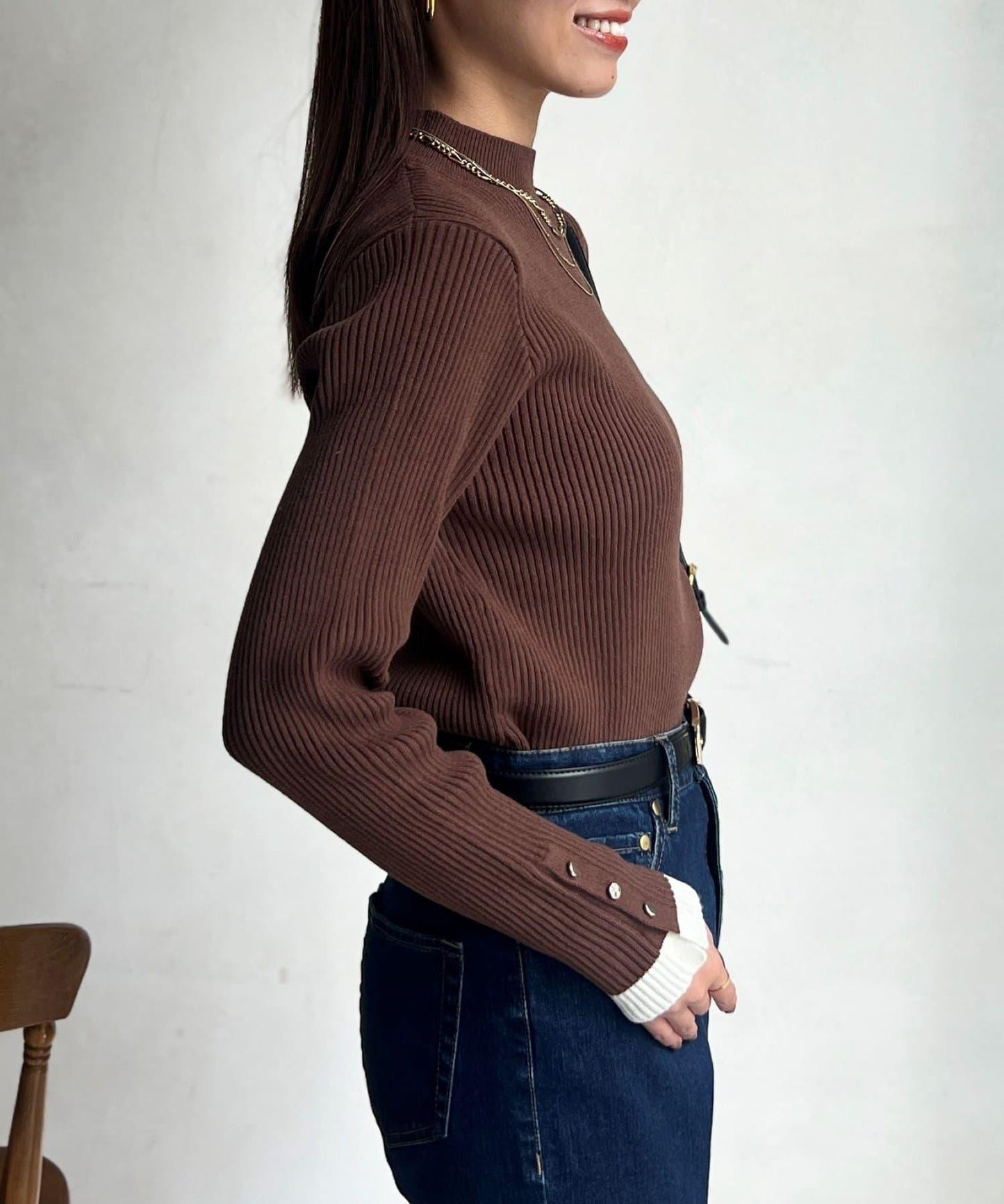 袖口紐扣高領套頭衫