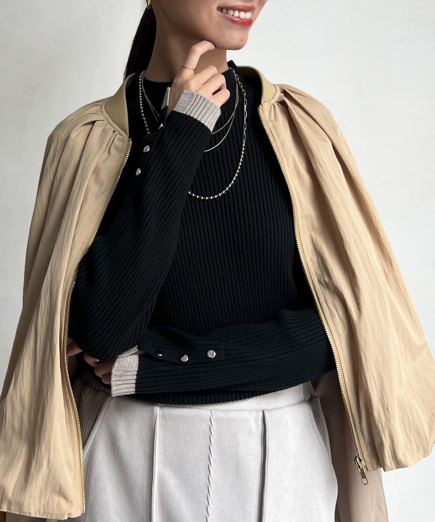 袖口紐扣高領套頭衫