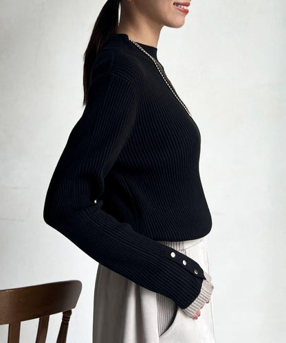 袖口紐扣高領套頭衫