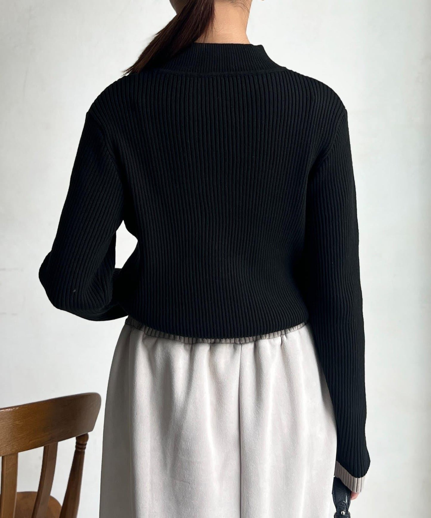 袖口紐扣高領套頭衫