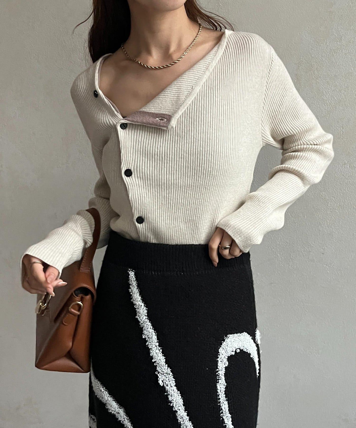 不對稱領口紐扣羅紋針織衫