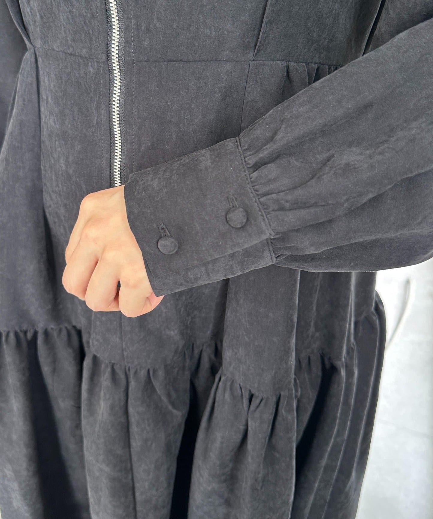 前拉鍊層疊連衣裙