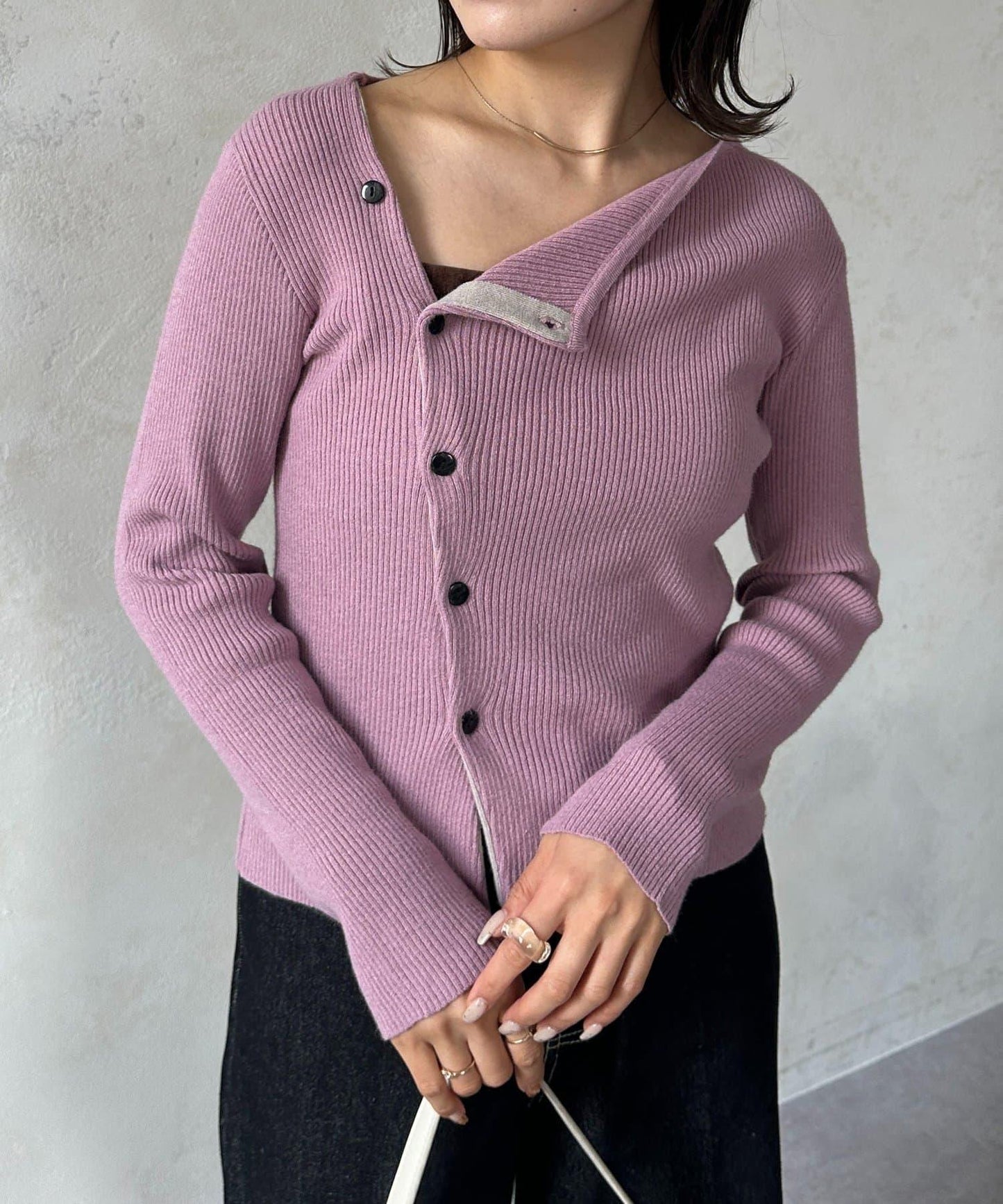 不對稱領口紐扣羅紋針織衫