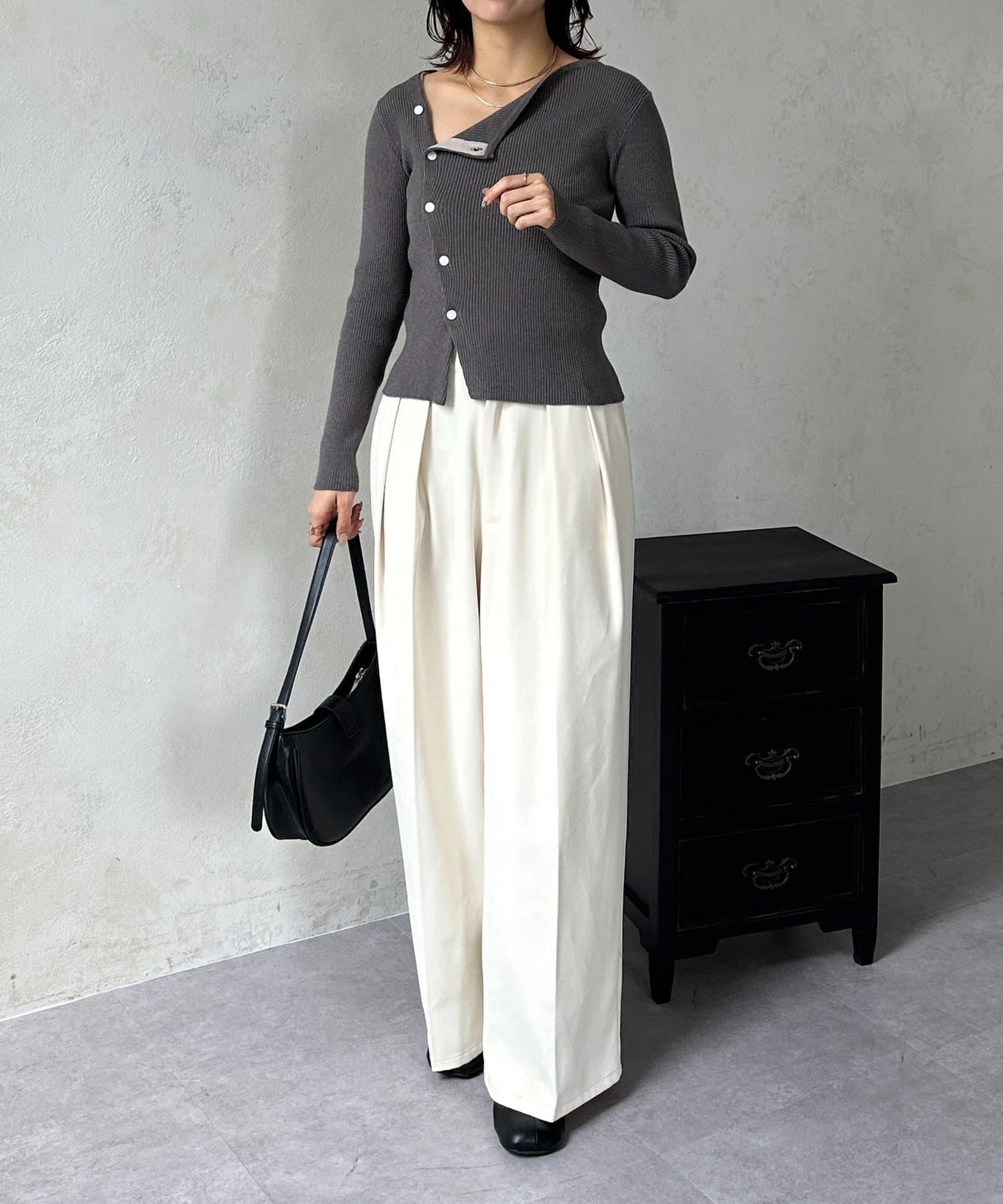 不對稱領口紐扣羅紋針織衫