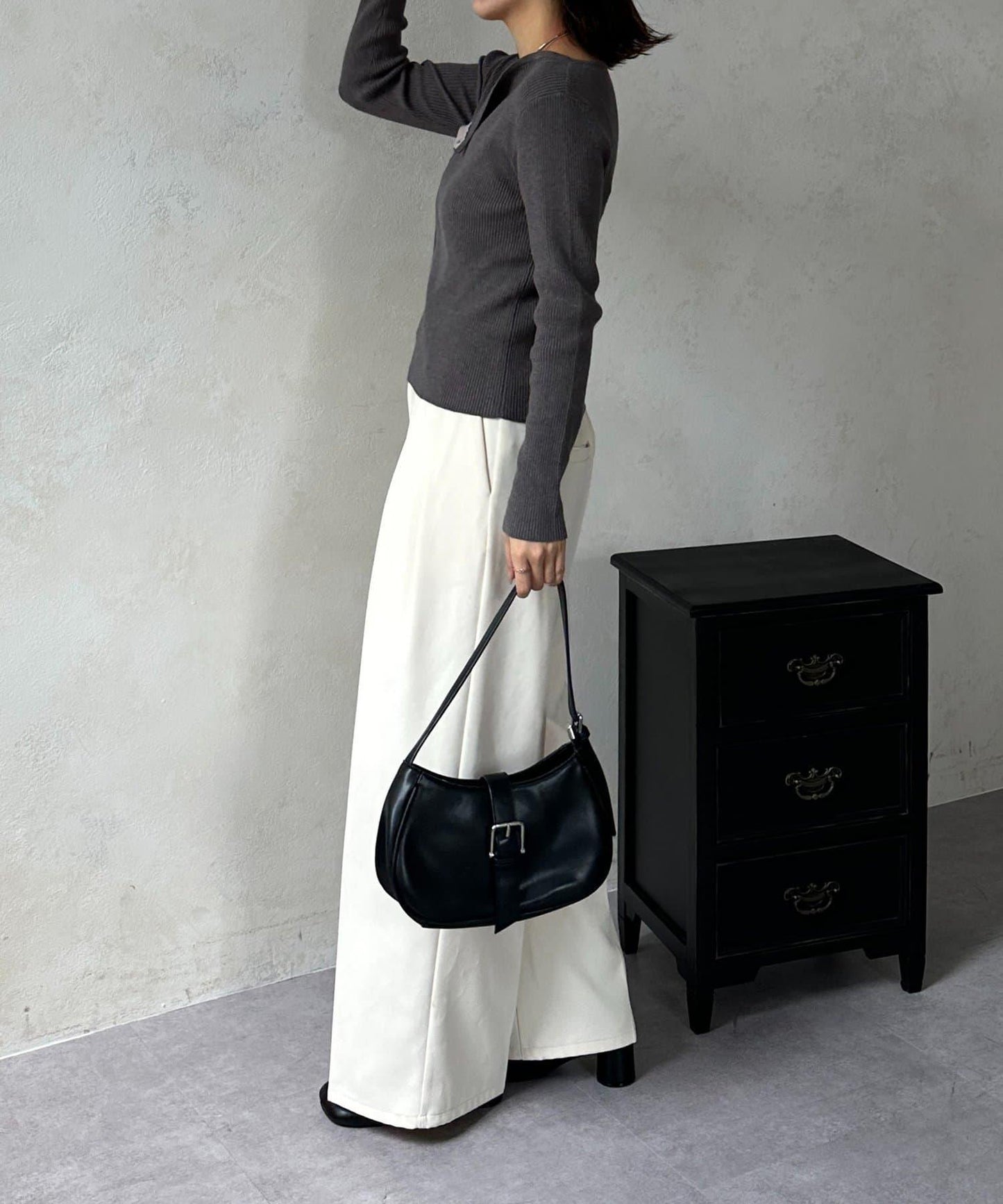 不對稱領口紐扣羅紋針織衫