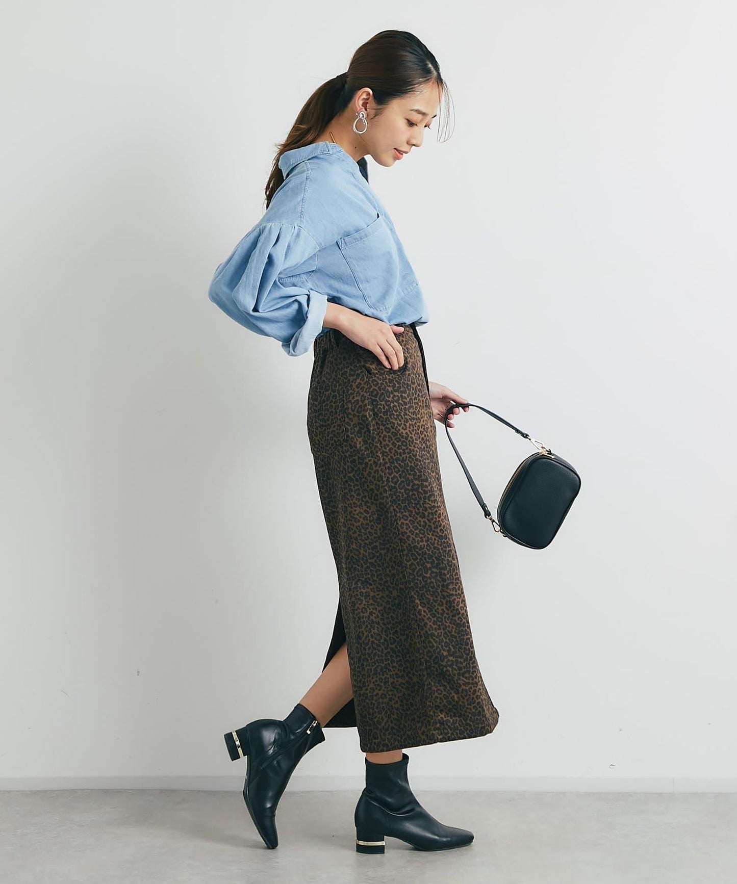 美麗剪影◎麂皮窄裙