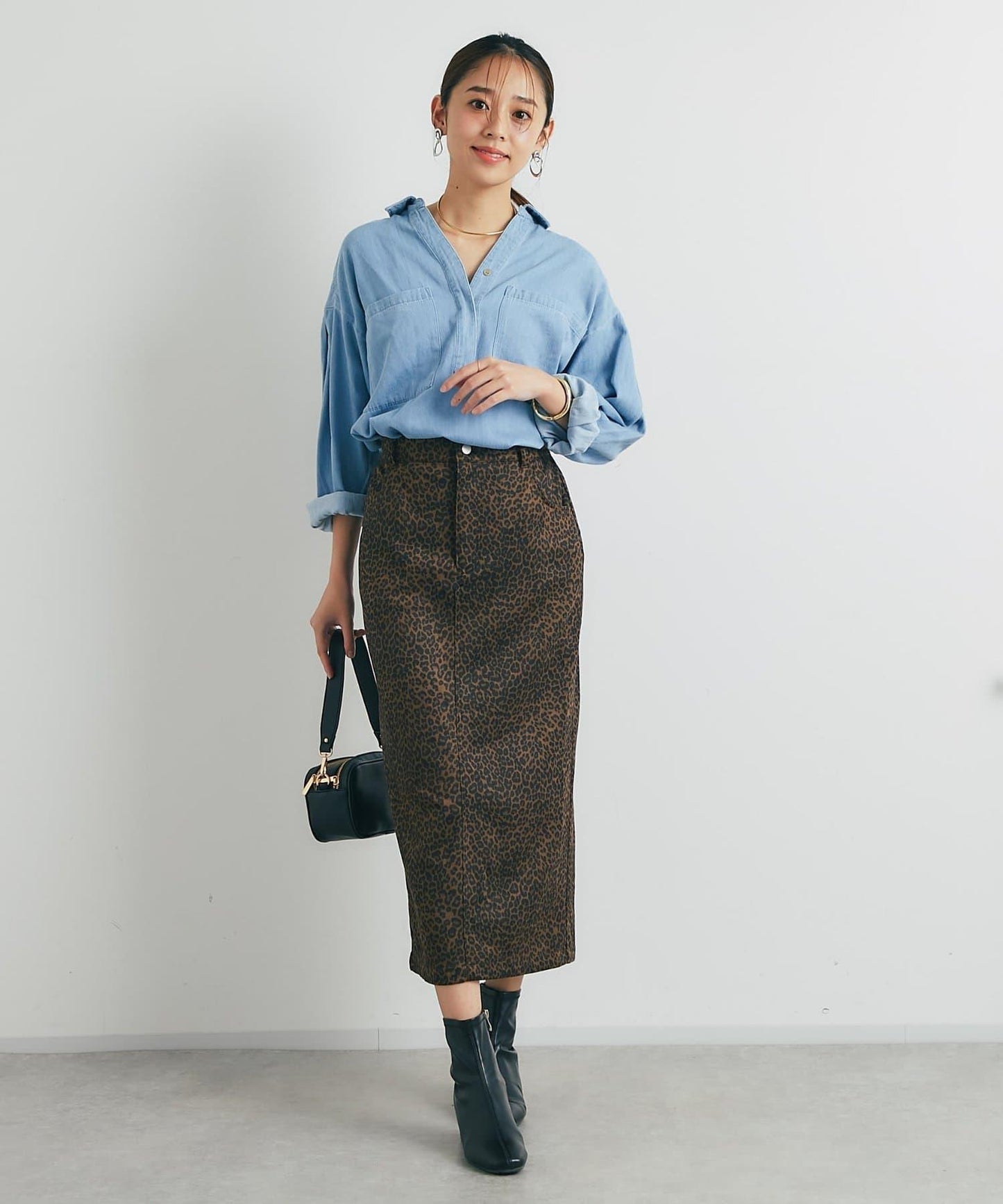 美麗剪影◎麂皮窄裙