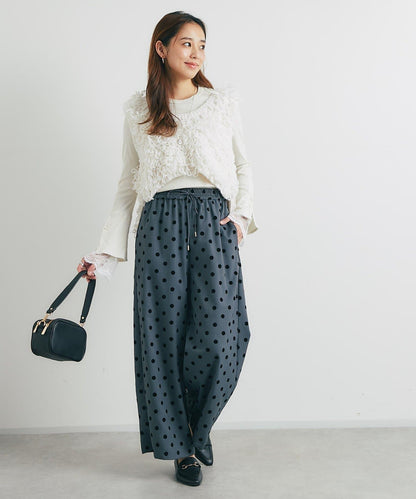 吸睛華麗搭配褶邊針織背心