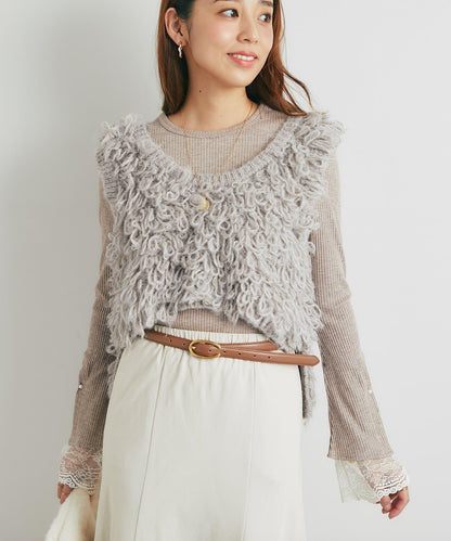 吸睛華麗搭配褶邊針織背心