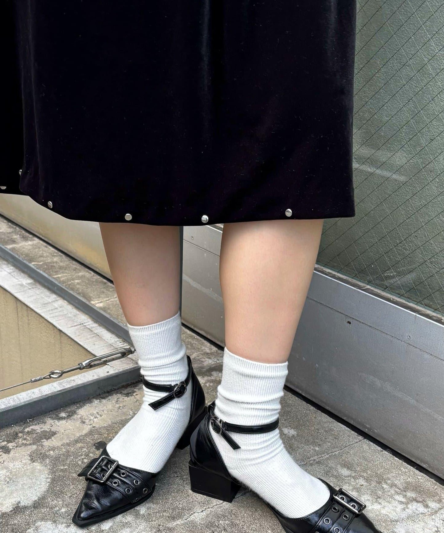 【WHO'S WHO gallery】天鵝絨鉚釘中長裙