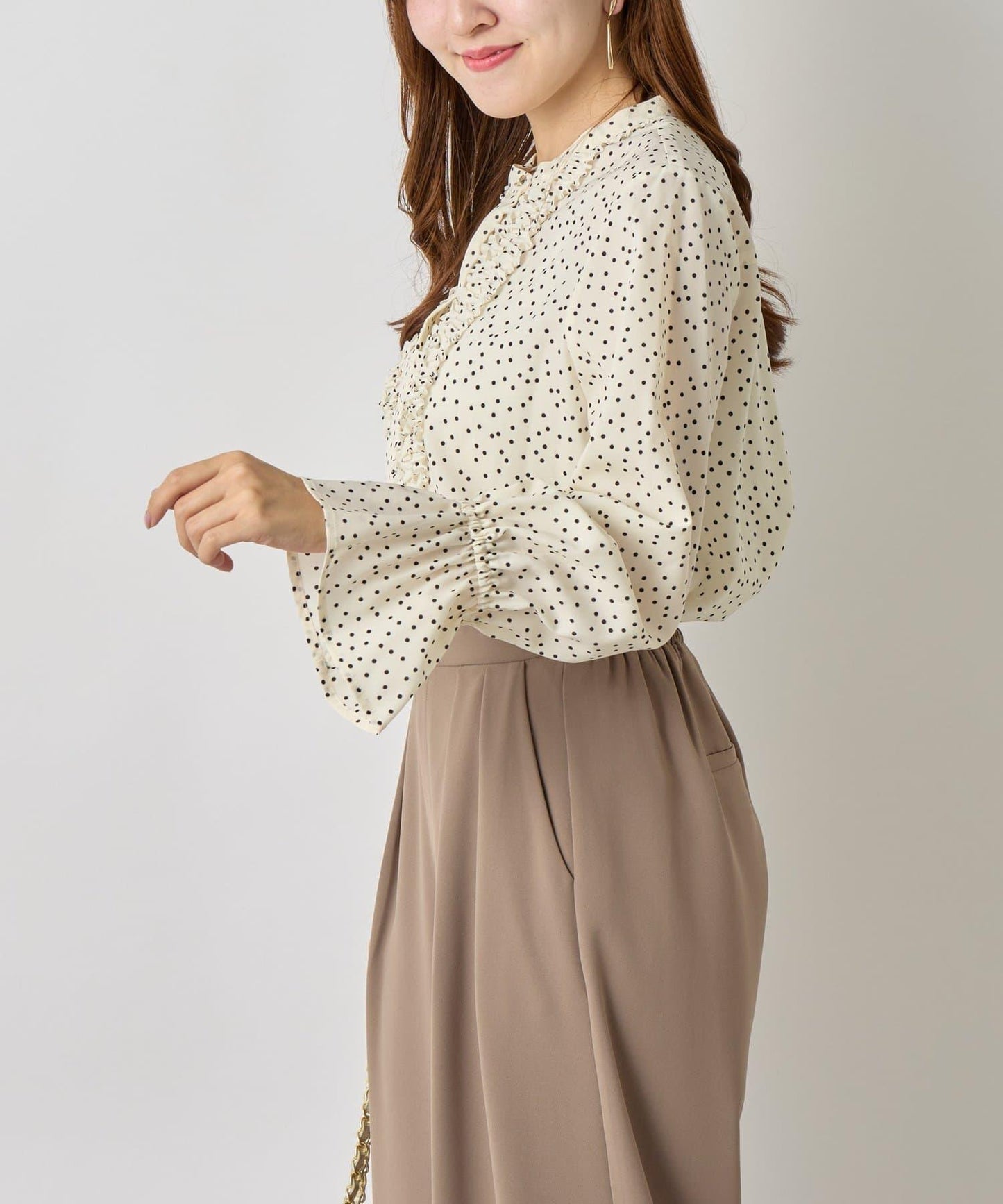 荷葉邊雪紡襯衫