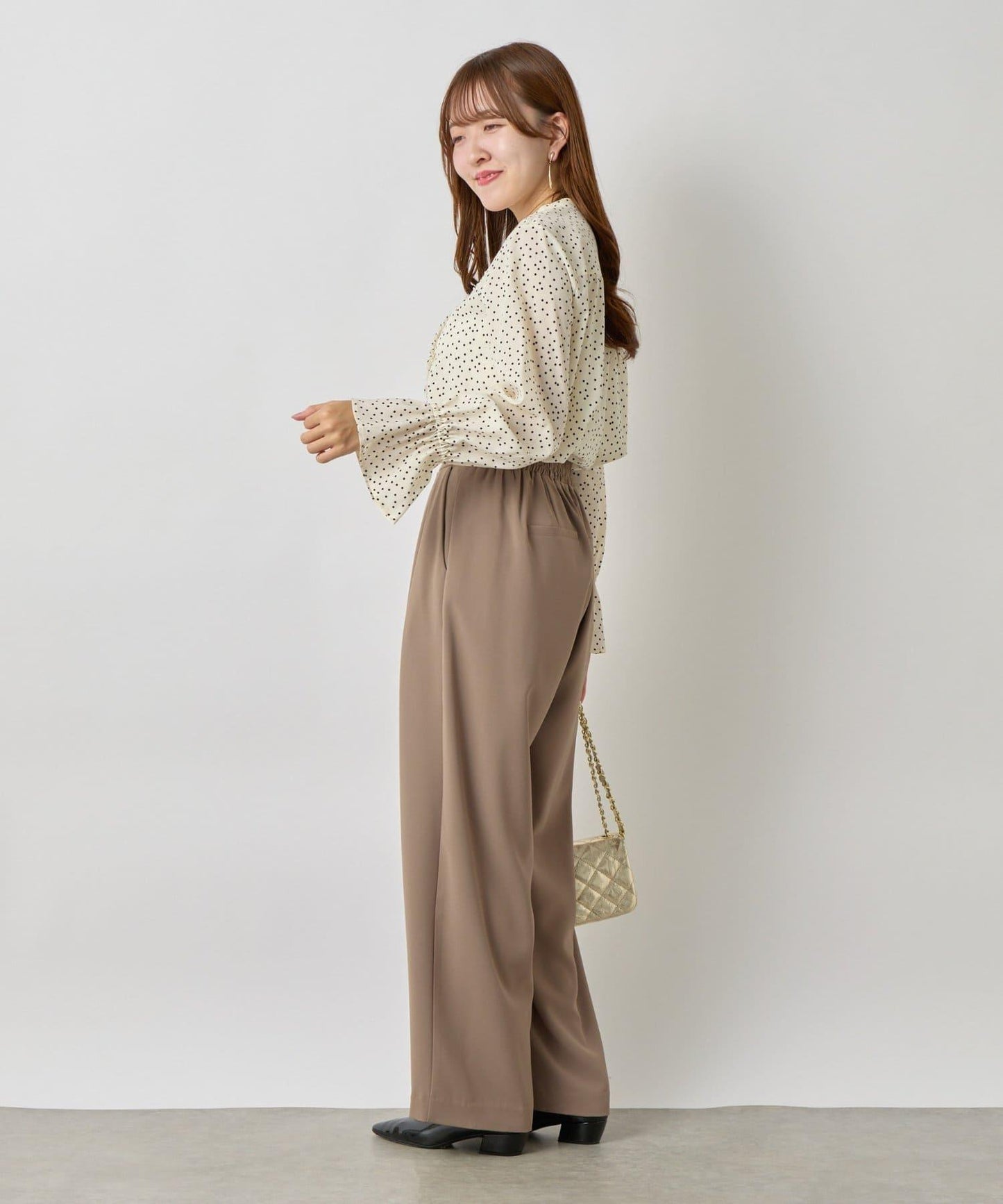 荷葉邊雪紡襯衫