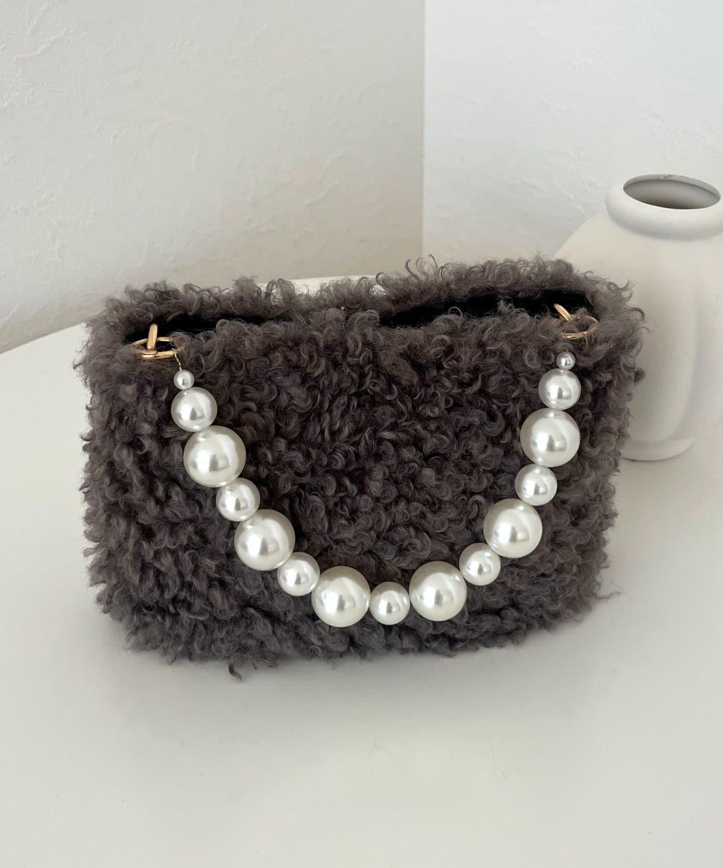 珍珠手柄捲毛絨單肩包