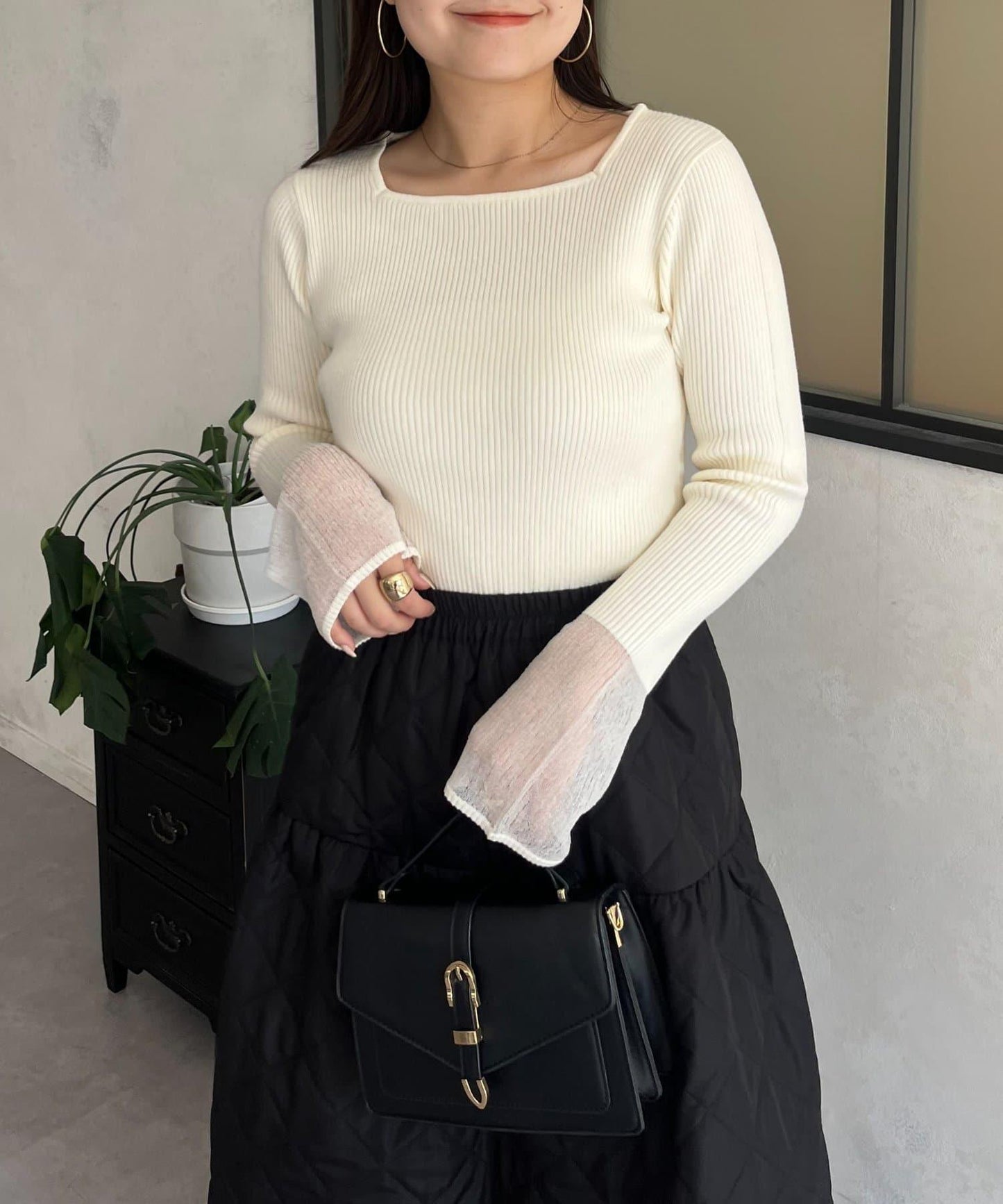 袖部透視方領羅紋針織衫