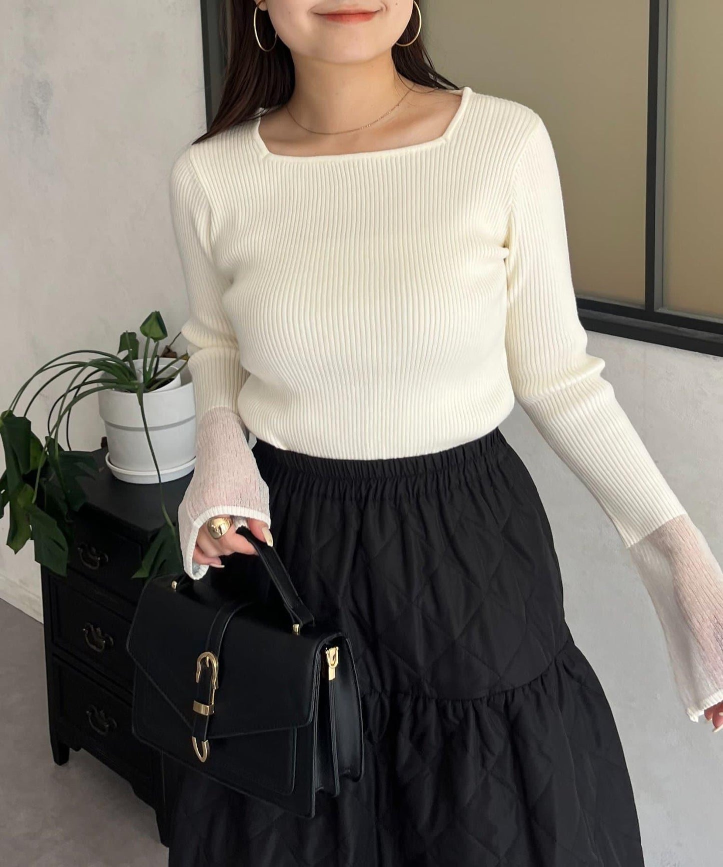 袖部透視方領羅紋針織衫