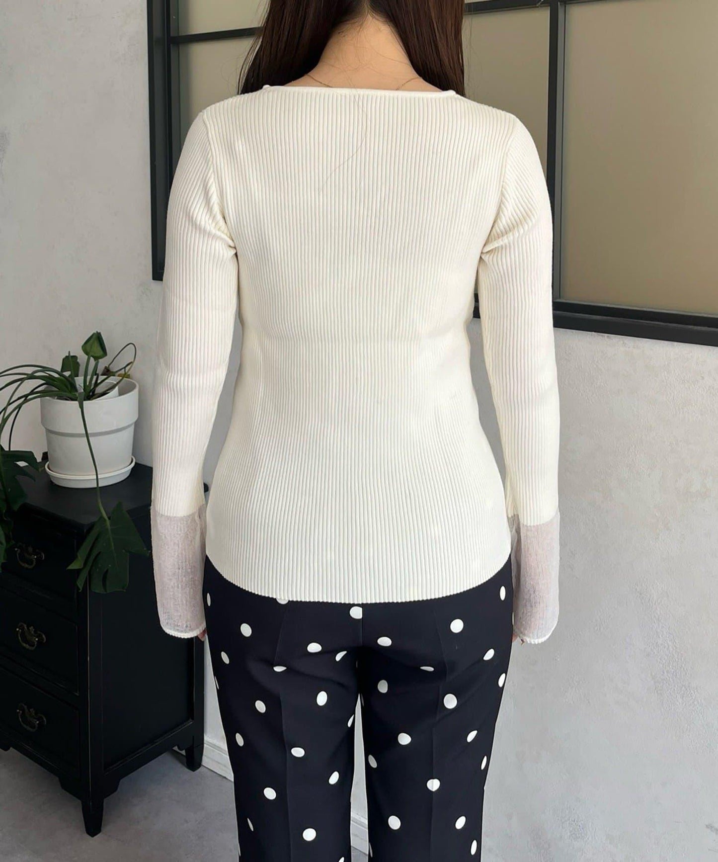 袖部透視方領羅紋針織衫