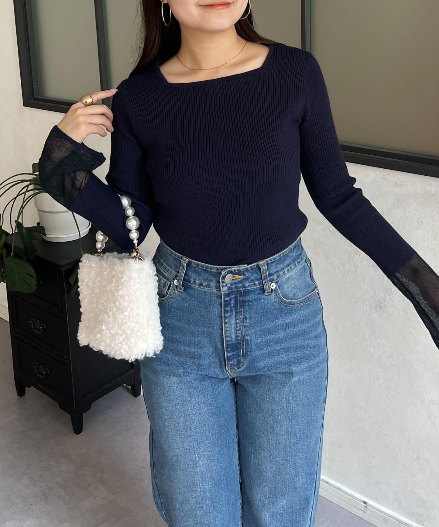 袖部透視方領羅紋針織衫