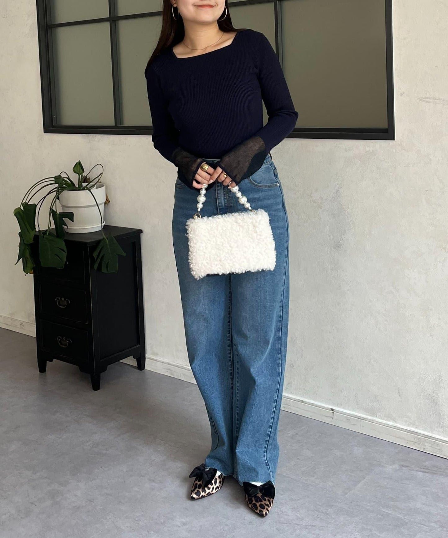 袖部透視方領羅紋針織衫