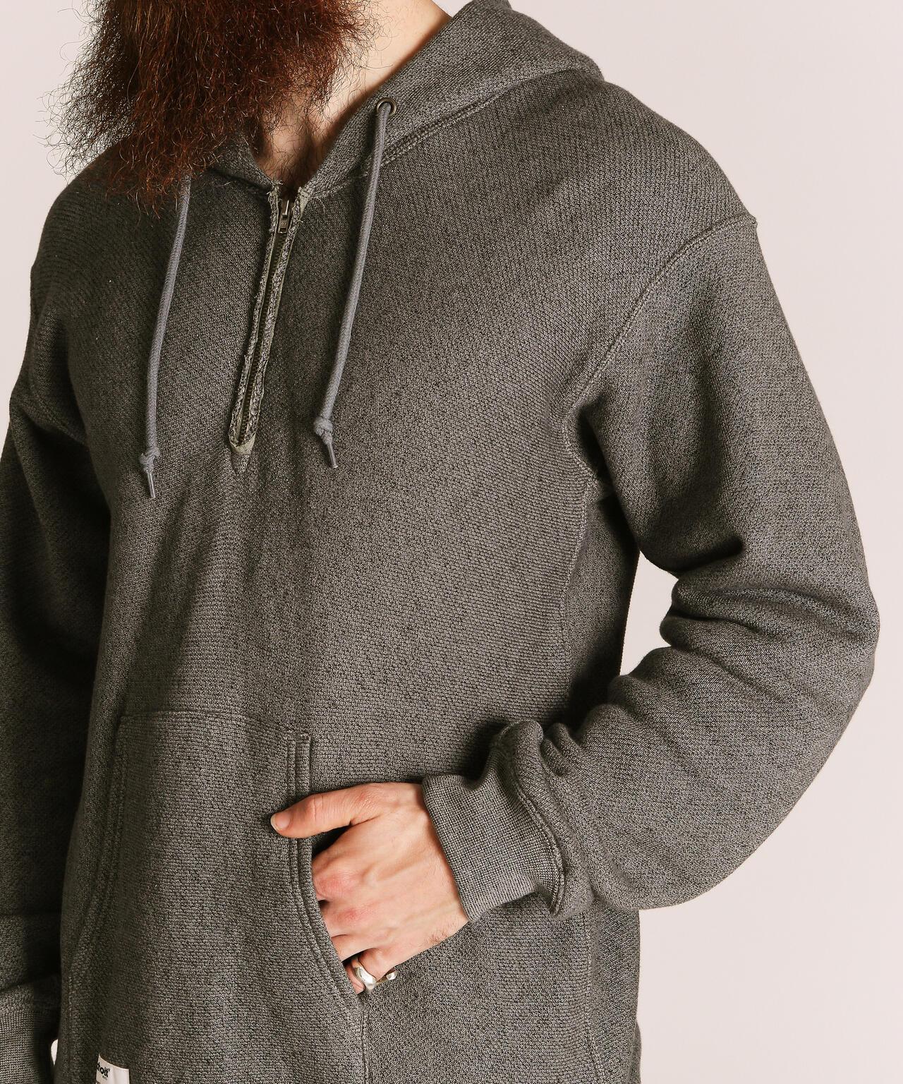 SALT AND PEPPER HALF ZIP HOODED SWEAT/ソルトアンドペッパー ハーフジップ パーカー