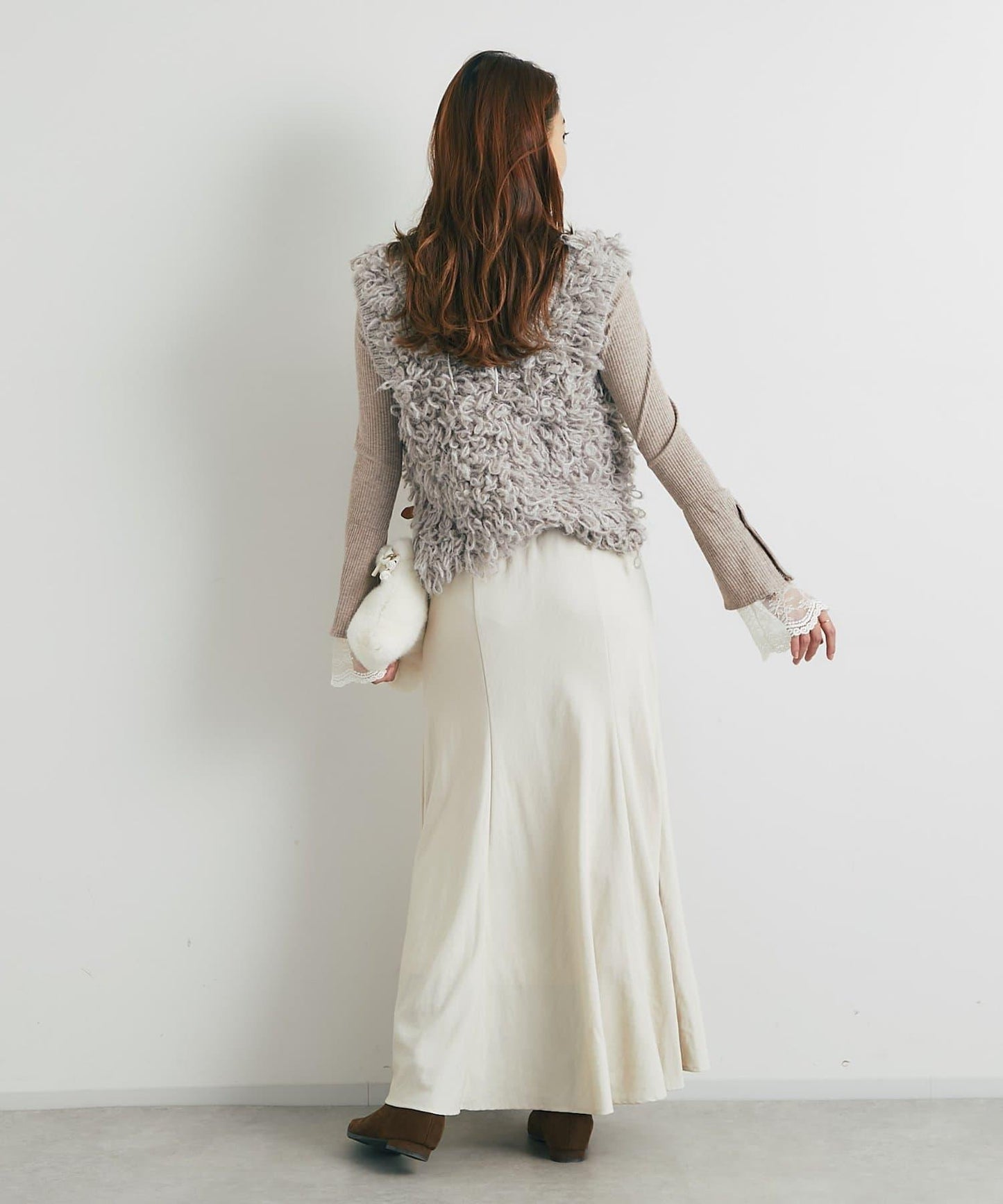 吸睛華麗搭配褶邊針織背心