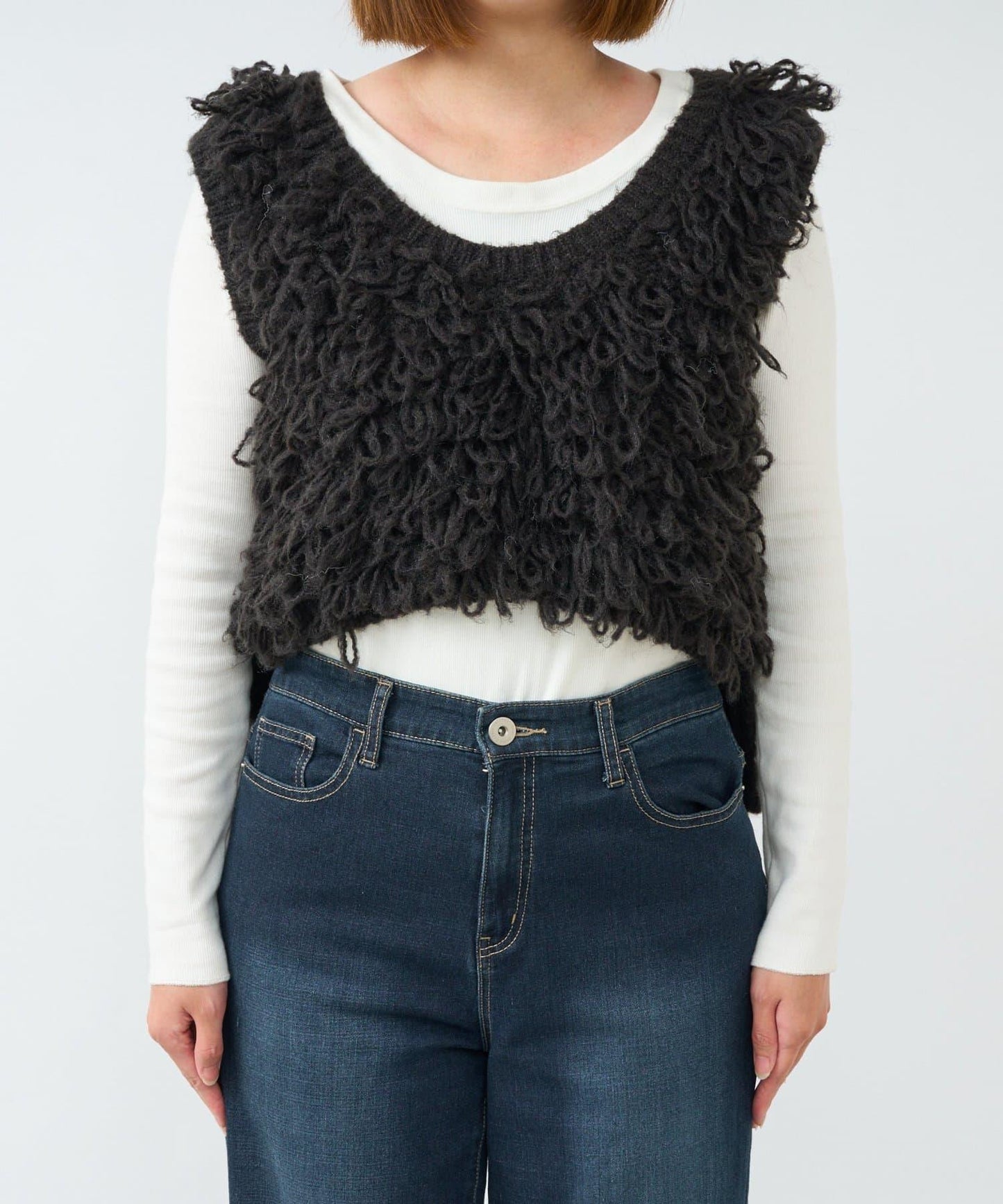 吸睛華麗搭配褶邊針織背心