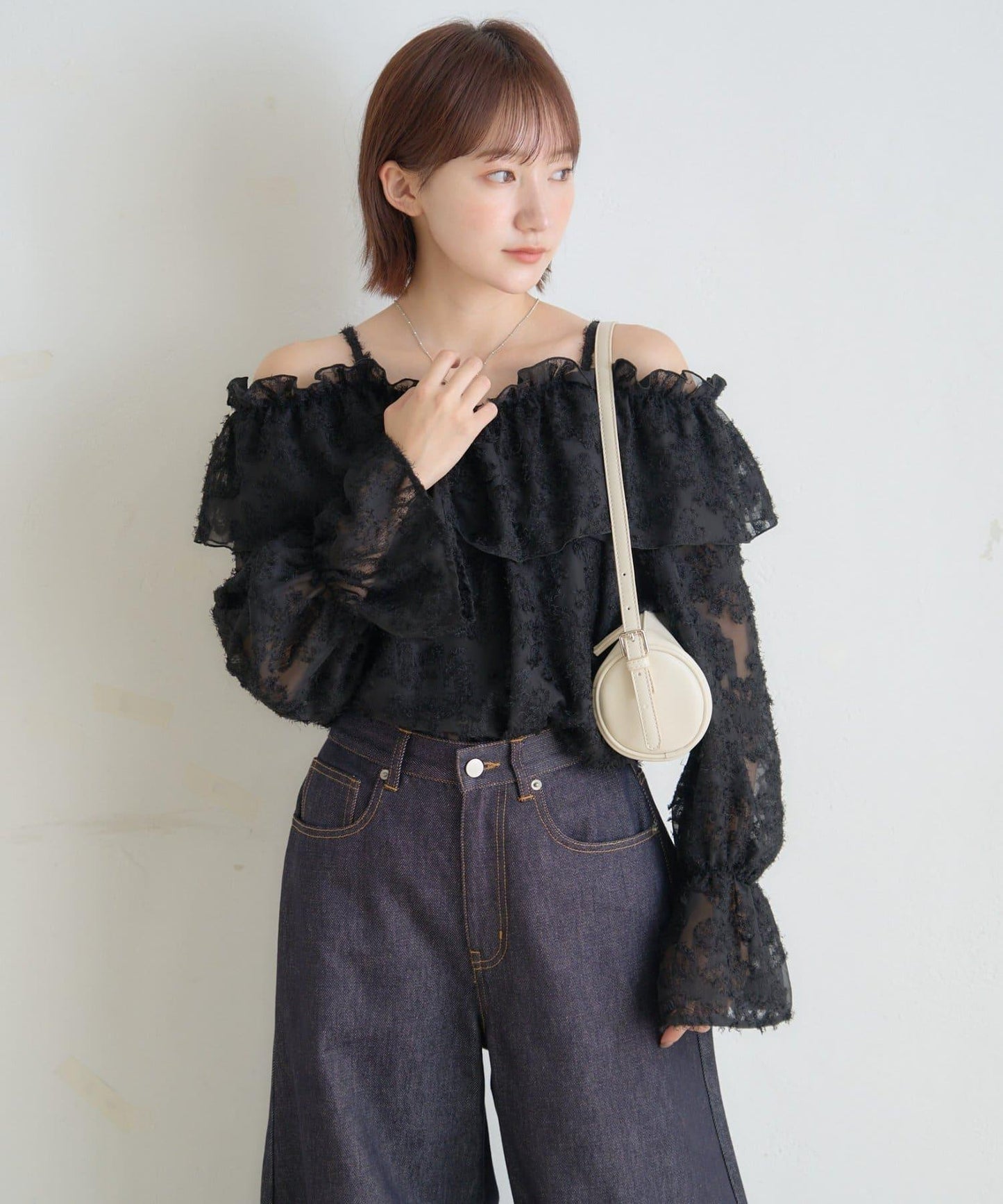 【mystic】[mline]荷葉邊一字肩襯衫