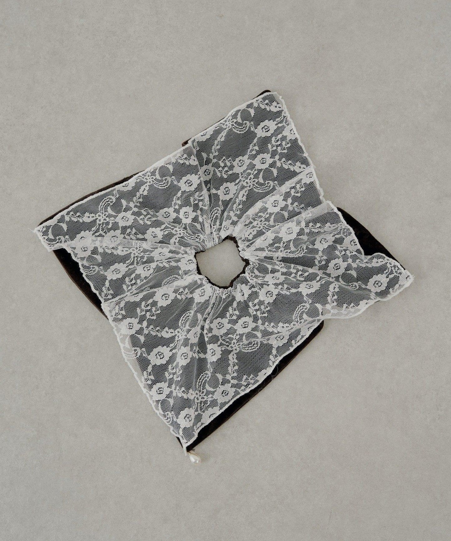 【Chico】天鵝絨大號蕾絲髮圈