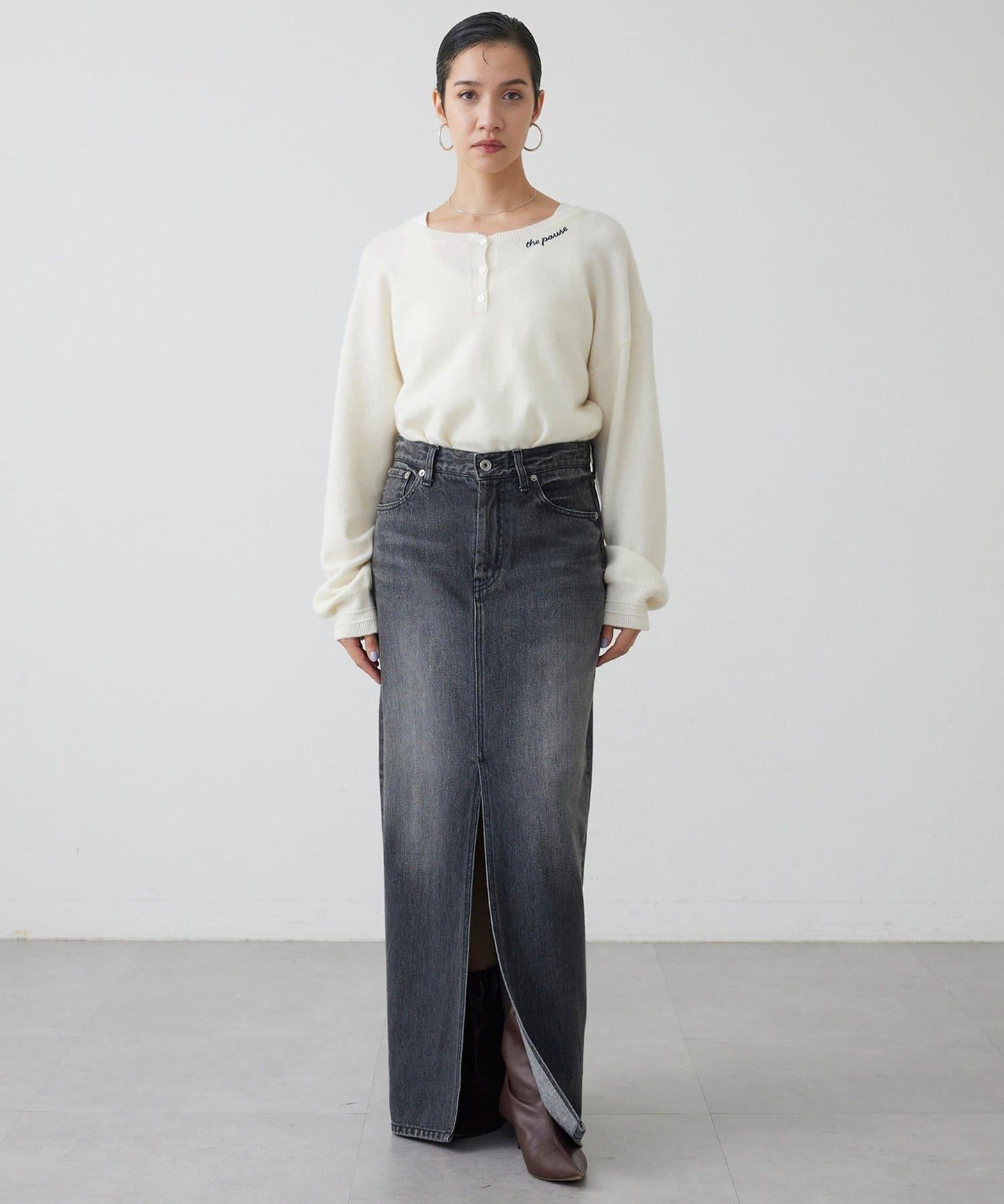 【THE PAUSE】亨利領刺繡套頭衫