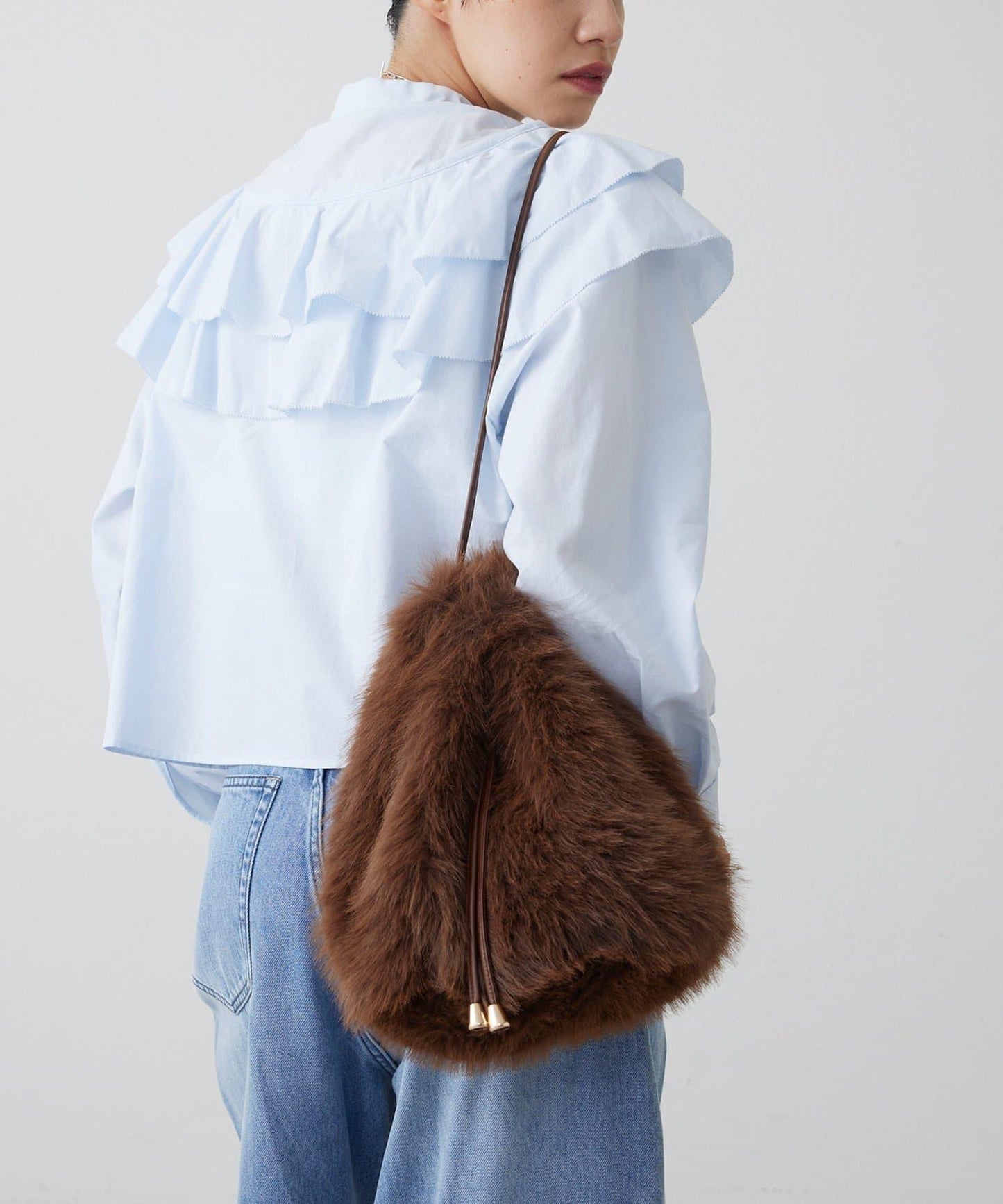 【THE PAUSE】仿皮草抽繩揹包