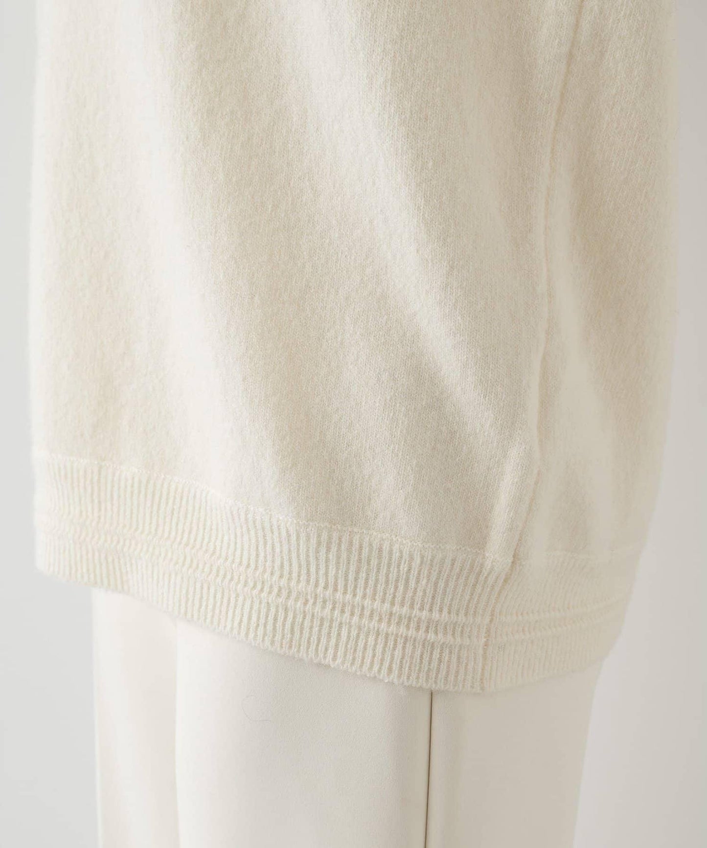 【THE PAUSE】亨利領刺繡套頭衫